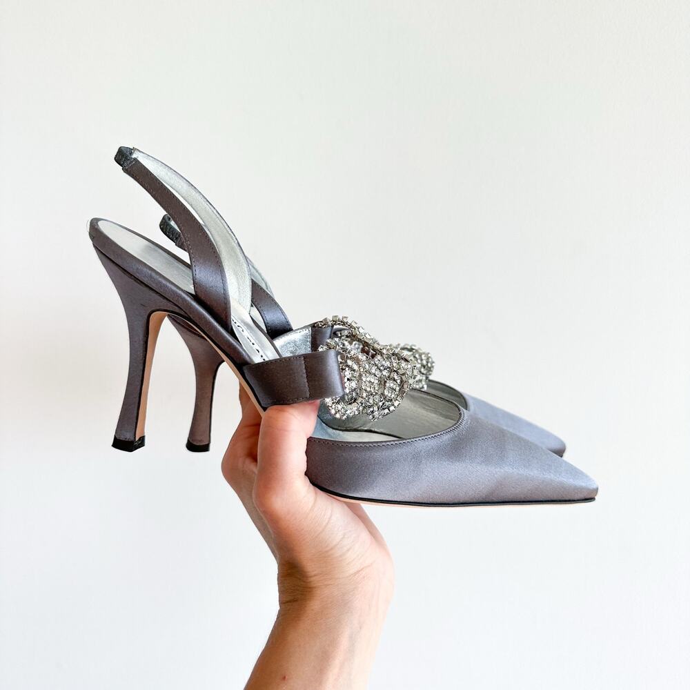 Manolo Blahnik Lurum Satin Crystal Embellished Pumps Gray 38.5 - Picture 2 of 9